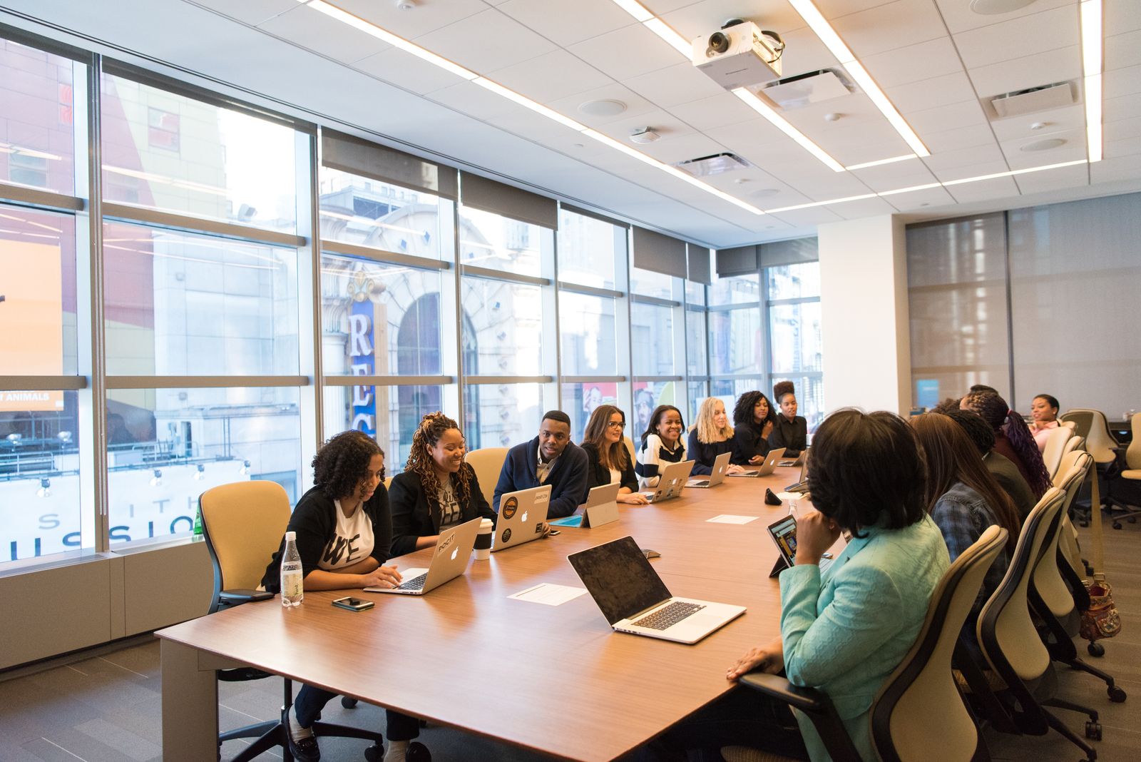 Studio lounge for corporate blueprint training and alumni discussions